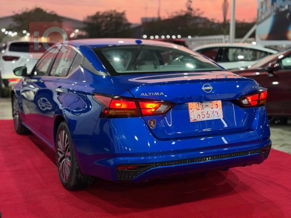 نيسان ألتيما